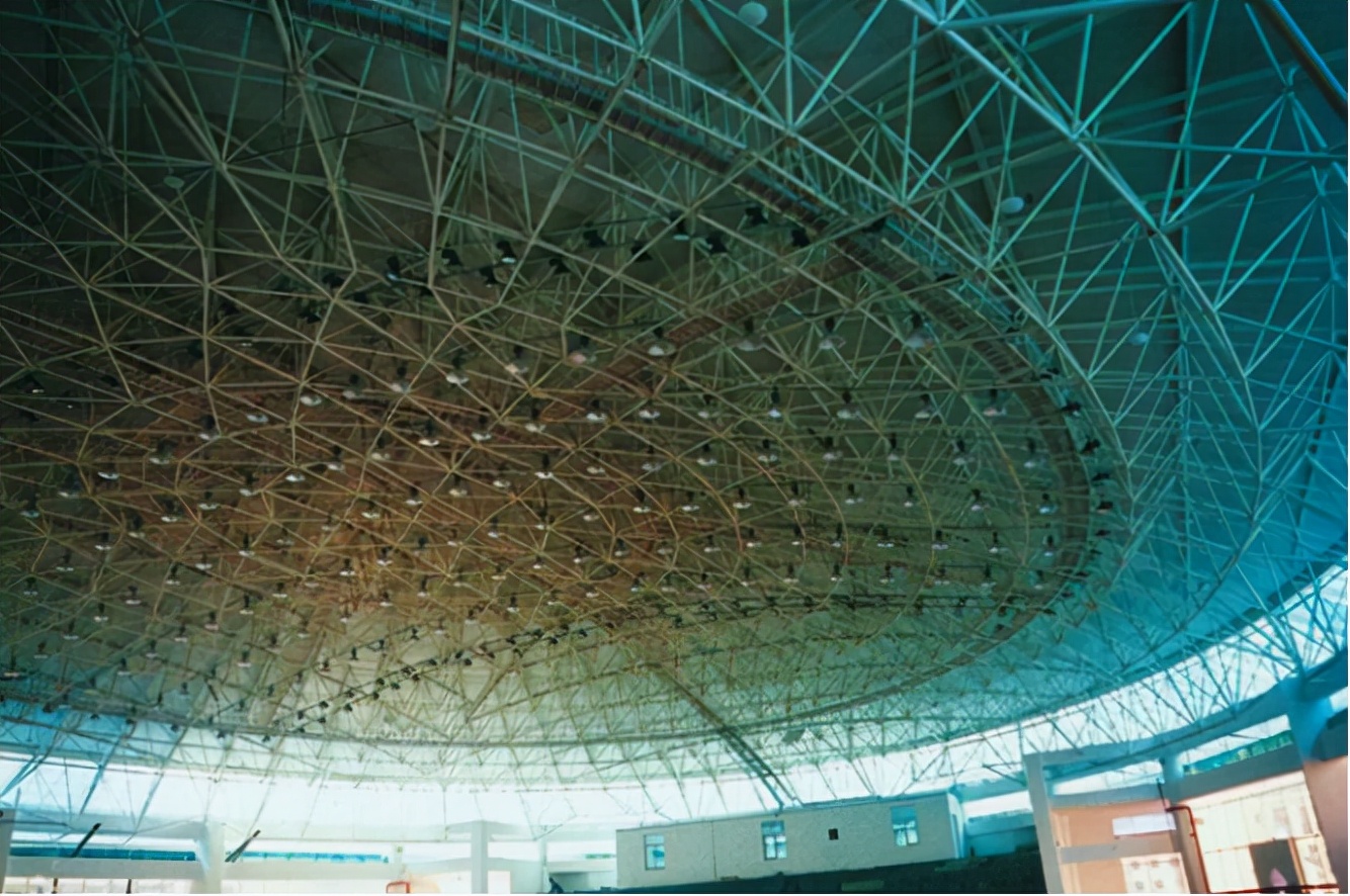 沈陽鋼結(jié)構(gòu)工程中的網(wǎng)架結(jié)構(gòu)中支座與支托設(shè)計要點(diǎn)